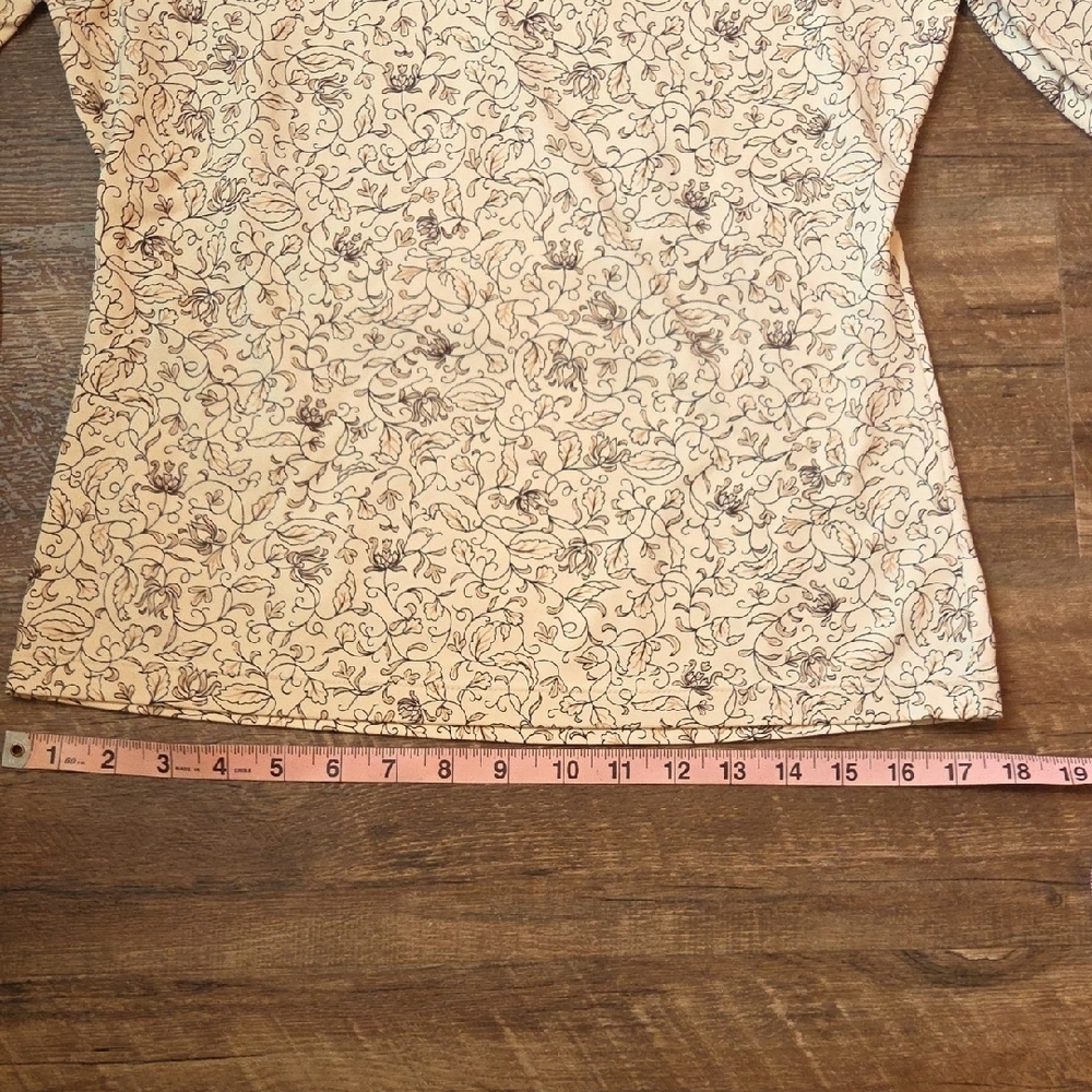 The Limited Cream Floral Blouse Size Medium - Picture 7 of 8
